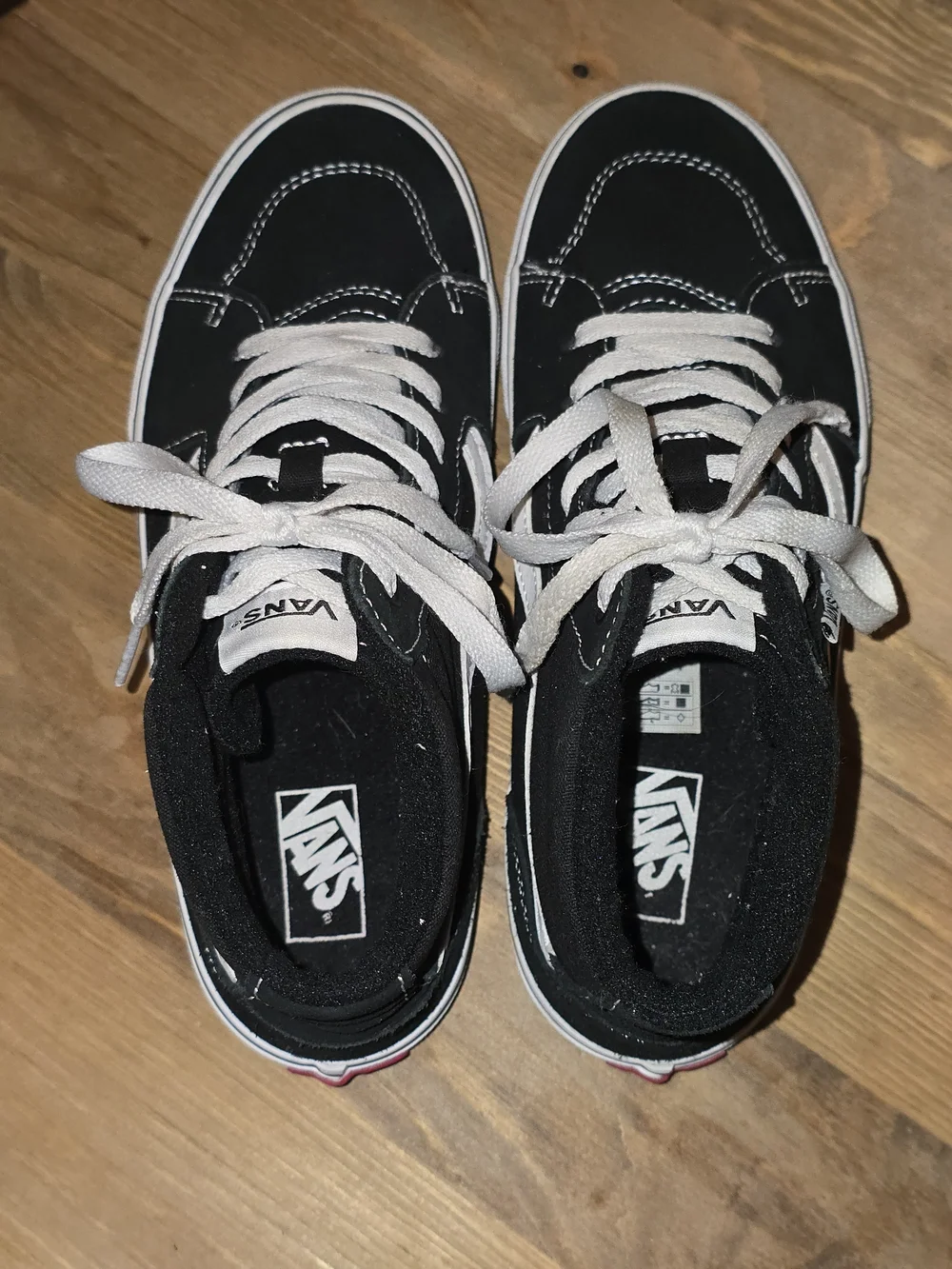VANS Sk8-Hi Classic Black & White High Top Sneakers Youth Size 6